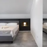 Ana 2 I 3 Apartament *