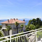 Ana 2 I 3 Apartament Malinska