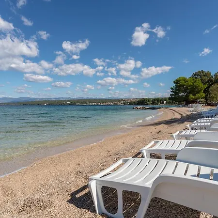 Ana 2 I 3 アパート