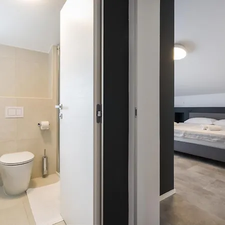 Ana 2 I 3 Apartment