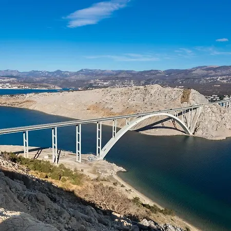 Apartman Ana 2 I 3 *